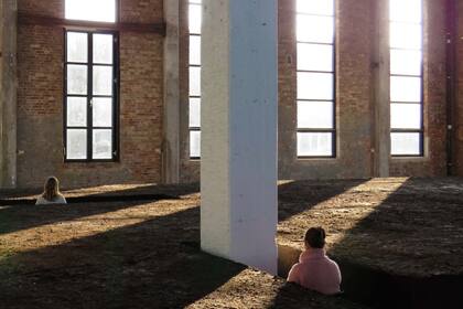 "Tierra interior", 2018, de la artista colombiana Delcy Morelos. Vista de la obra, que se instalará en el subsuelo del Museo Moderno, realizada en Roda Sten Konshall, Gotemburgo, Suecia