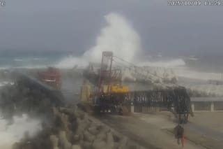 Tifón azota islas japonesas al sur de Tokio con fuertes lluvias