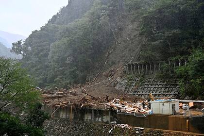 Haisen azotó el suroeste de Japón durante el fin de semana con vientos y lluvia y dejó 38 heridos, cinco de ellos graves.