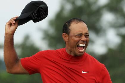 Tiger Woods celebra su triunfo en el Master de Augusta