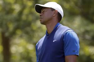 En el Masters de Augusta rezan por la espalda de Woods: qué le pasa a Tiger