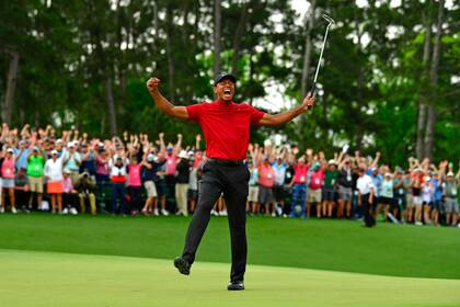 Tiger Woods ganó en Augusta su 15° título