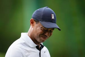 Tiger Woods se retiró del Masters de Augusta: las imágenes de sus dolores que conmueven al mundo