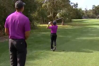 Tiger y Charlie Woods en el PNC Championship en Orlando