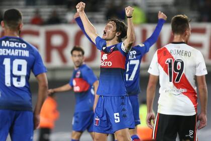 Tigre amargó a River en el Monumental