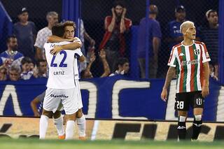 Tigre se lo dio vuelta a Vélez en Liniers y sueña con quedarse en Primera