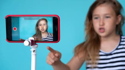 TikTok debe verificar que los usuarios sigan las políticas de seguridad; Foto: iStock