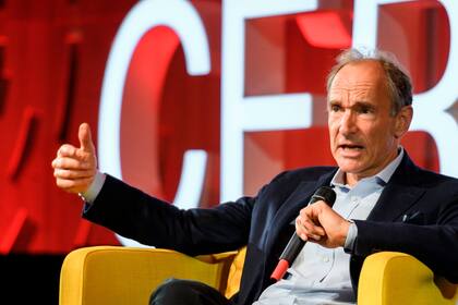 Tim Berners-Lee durante una conferencia en el CERN el 12 de marzo de 2019