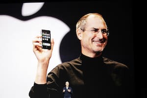 ¿Cuánto costaba el primer iPhone?