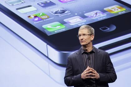 Tim Cook durante la presentación del iPhone 4