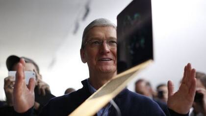 Tim Cook es hoy día el CEO de Apple. ¿Cómo sería la empresa hoy día si Jobs siguiera vivo?