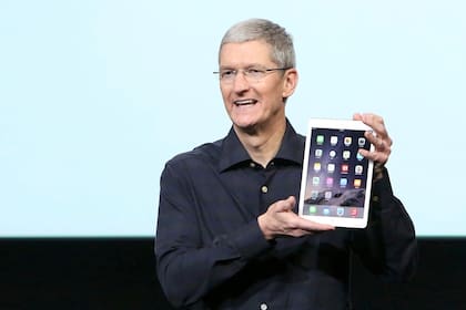 Tim Cook muestra la nueva iPad 2 Air