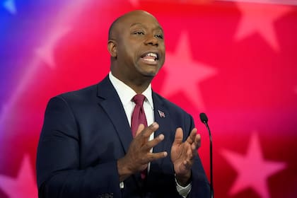 Tim Scott, senador por Carolina del Sur, se perfila como un posible compañero de fórmula en la campaña de Donald Trump por la presidencia de Estados Unidos