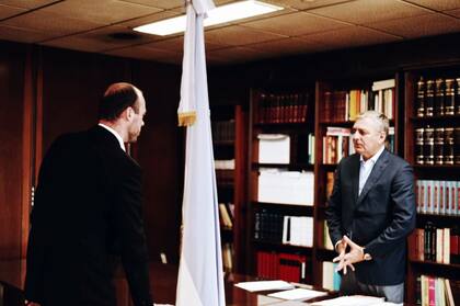 Tim se naturalizó argentino en el 2018 y juró honrar la bandera. Ahora es argentino - alemán.