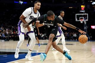 Timberwolves vencen 117-103 a Kings sin Edwards gracias a 24 puntos de Randle