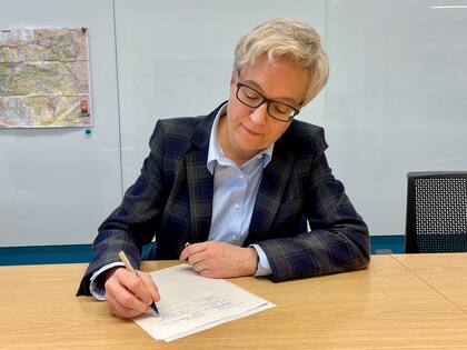 Tina Kotek, gobernadora de Oregon