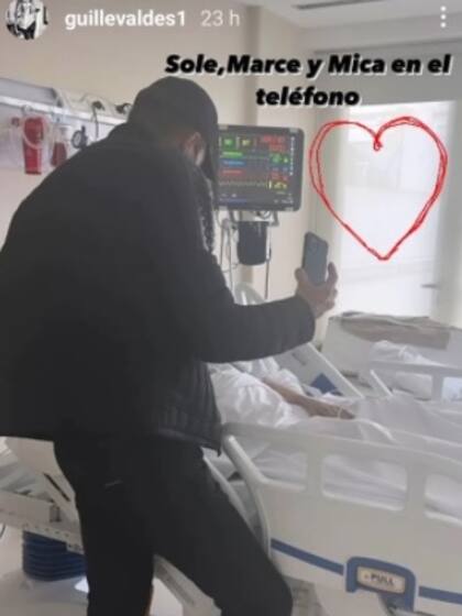 Tinelli junto a Aquino, y en videollamada con su hija Micaela; la foto fue compartida por Valdes en sus Stories