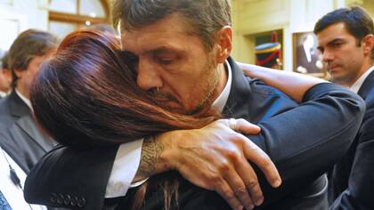 Tinelli saludó a Cristina en el velorio de Néstor Kirchner