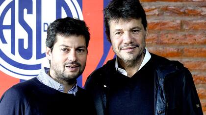 Matías Lammens y Marcelo Tinelli, que tendrá que decidir si sigue de licencia en la presidencia de San Lorenzo