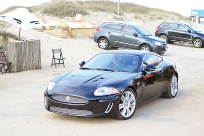 Tinelli y Valdes, orgulloso con su nuevo auto