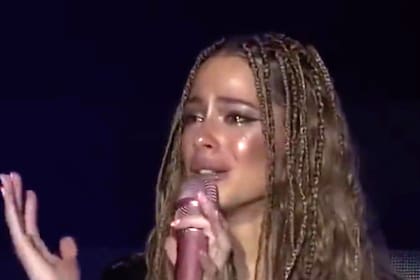 Tini se quebró en uno de los recitales que dio en España al hablar de los ataques de pánico que viene sufriendo en el último tiempo