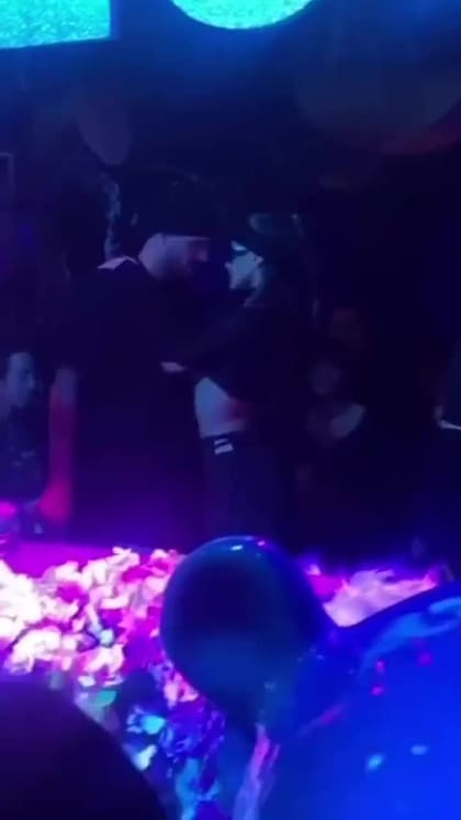 Tini Stoesel y Rodrigo de Paul bailan un ritmo hot durante el cumpleaños de él