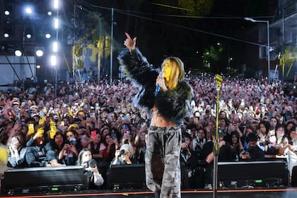 Tini Stoessel abrió su show con "El cielo", su último tema