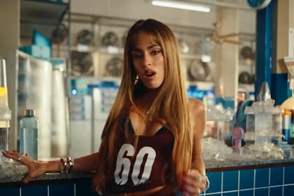 Tini Stoessel en "Blackout" (Foto: Captura de video)
