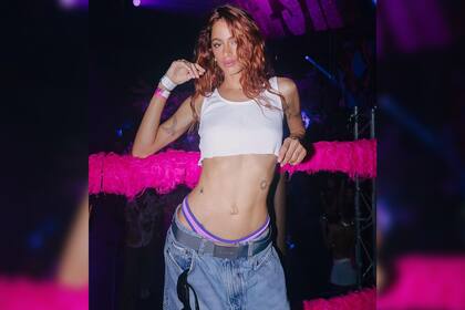 Tini Stoessel lució un look descontracturado en la noche de Ibiza (Foto Instagram @bresh)