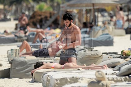 Auténticos fenómenos de la música –entre los dos suman 24 millones de seguidores en Instagram–, tienen fans en todo el mundo que siguen de manera virtual el minuto a minuto de esta historia de amor