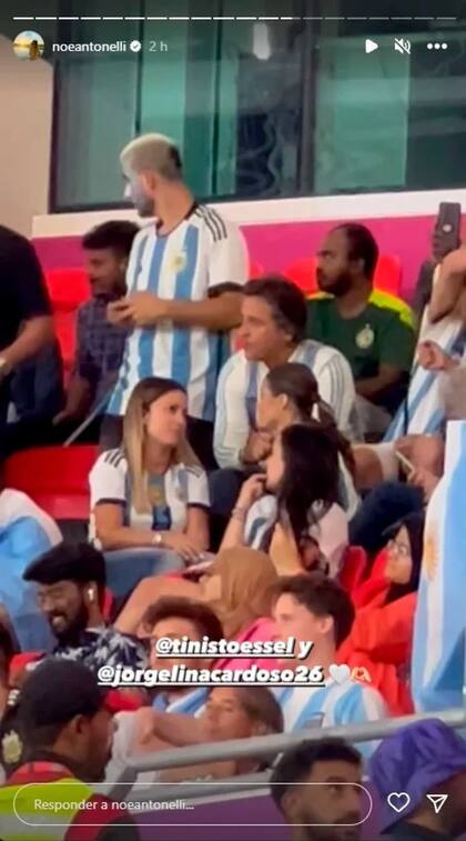Tini Stoessel y Jorgelina Cardoso alientan juntas a ala selección argentina
