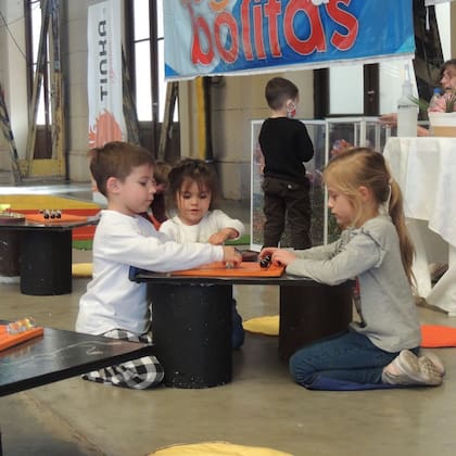 Tinka organiza campeonatos de bolita.