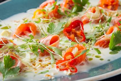 Tiradito de pescado en La Mar