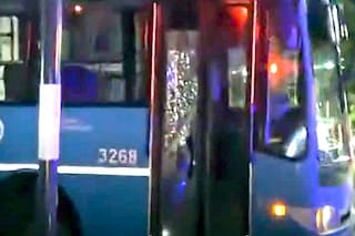 Rosario: Cuatro motochorros a punta de pistola robaron un celular y una moto a una mujer