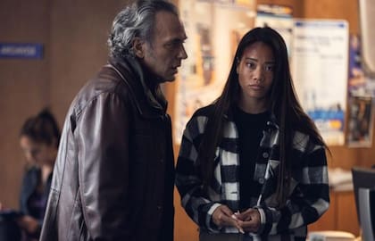 Tirso (José Coronado) y su nieta Irene (Nona Sobo), un vínculo que dispara la trama de Entrevías