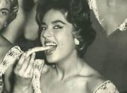 Tita Russ, segunda mujer de Alberto Olmedo, a quien conoció trabajando en el teatro de revista