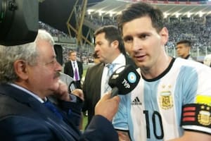 Tití Fernández recordó el noble gesto que Messi tuvo con él cuando llegó tarde a una entrevista