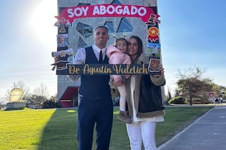 Jugó en la selección, aprendió cuatro idiomas y se recibió de abogado: “El Dibu me regaló sus guantes”