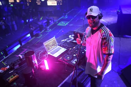 “Tocamos en una iglesia pentecostal para la comunidad boliviana por el carnaval de Santa Cruz de la Sierra”