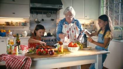 Toda la familia disfruta de los productos de Dia Argentina.
