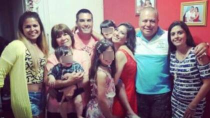 Toda la familia Vallejos reunida