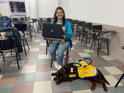 Todas las tardes, Camila viaja desde Ramos Mejía hasta Cabllito para cursar Psicología