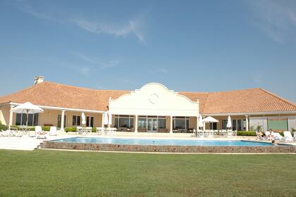 Todas las urbanizaciones cerradas cuentan con cerco perimetral y clubhouse