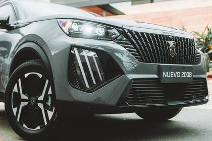 Todas las versiones cuentan con luces full LED