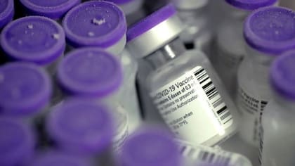 Todavía no está claro cuánto dura la inmunidad contra el covid-19 provista por las vacunas.