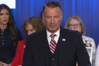 Todd Lyons consideró "inadmisible" que extranjeros indocumentados dañen a ciudadanos estadounidenses