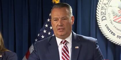 Todd Lyons, el director interino de ICE, encabeza la reunión del Feleg junto a otras agencias internacionales