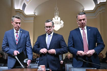 Todd Lyons testificó ante el Congreso horas antes de que se conociera su renuncia