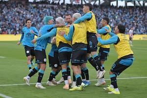Todo Belgrano celebra el 3-2 de Nicolás Fernández, el gran protagonista de la tarde.