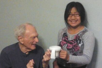 Todo comenzó cuando Lily notó que su abuelo predecía de esta enfermedad y tenía dificultades para tareas cotidianas